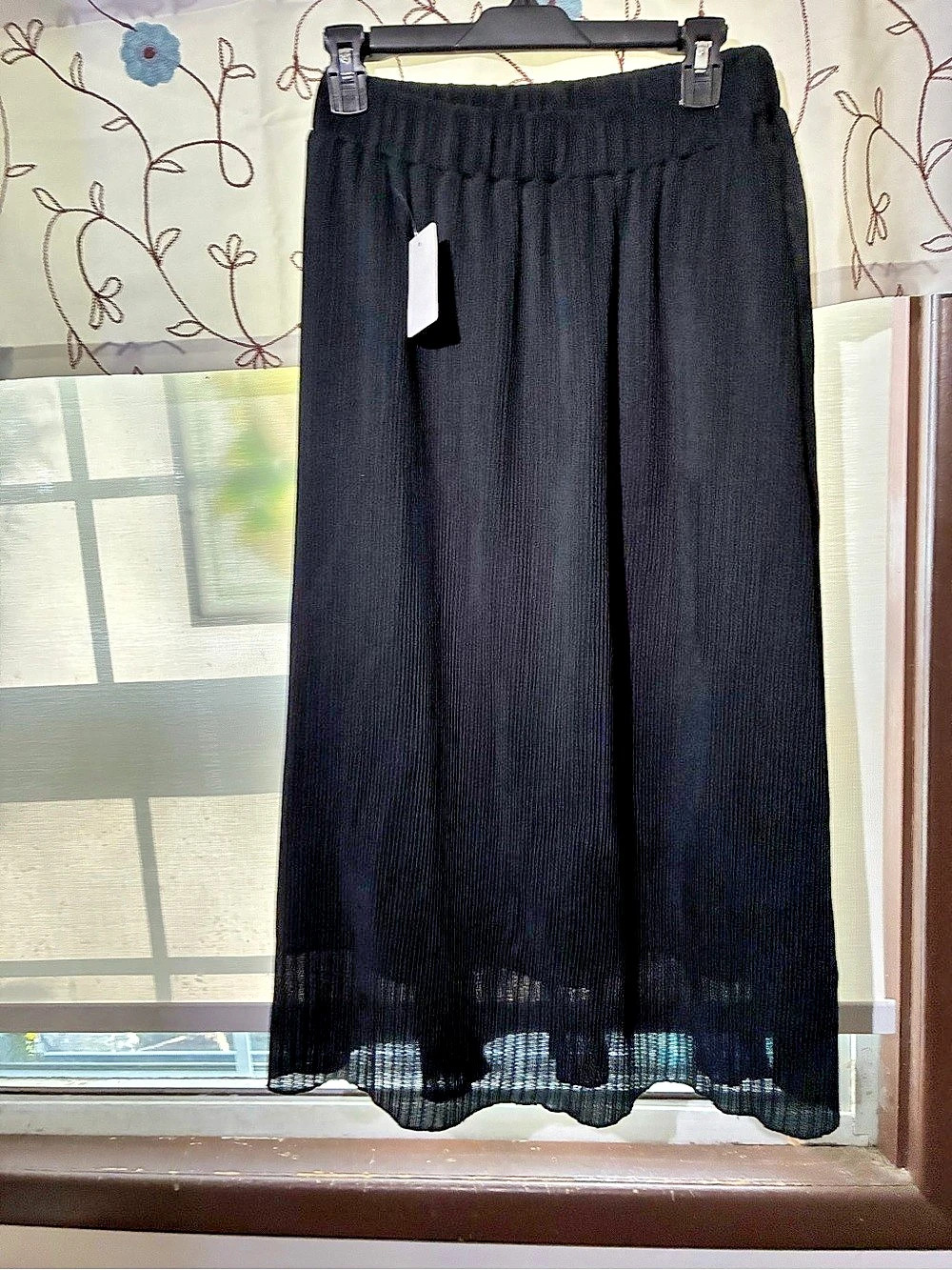 MOD REF Black skirt
